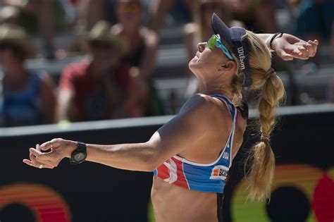 Gold in her sights ... Check out Kerri Walsh Jennings Body Issue ...